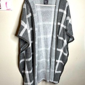 Lysse Tribeca Sweater Poncho wrap hoodie in Frost Plaid generous one size topper